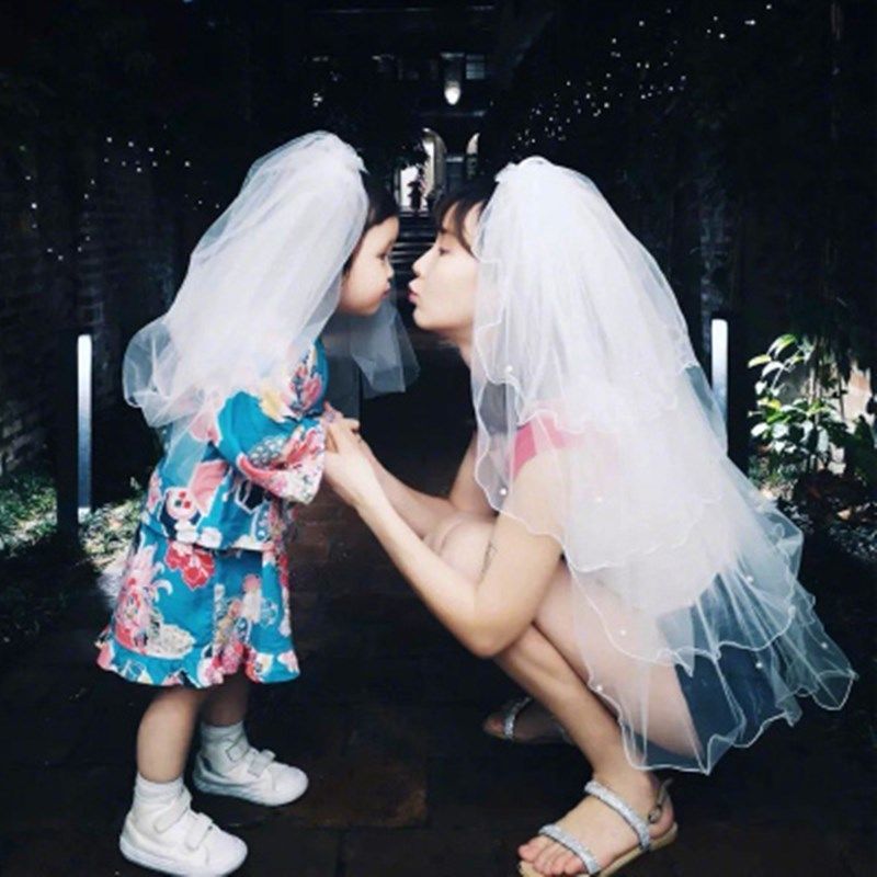 The bride's head, the bride's head tiktok, the children's veil, the princess, the parents, the mother, the daughter, the white voice.