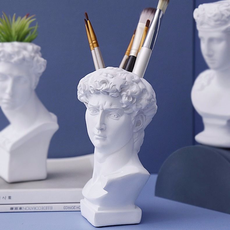 Resin sculpture penholder, Nordic home study ornaments, desktop ornaments, gifts for students in dormitory