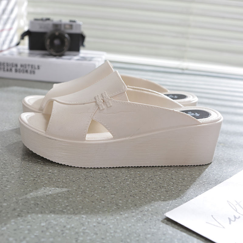 Summer women's slope heel shoes casual sandals thick soled pregnant women's shoes middle aged and old sandals soft soled anti slip slippers