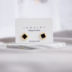 Japanese and Korean black square bottom oil Earrings Silver Needle retro harbor style simple temperament small pearl inlaid