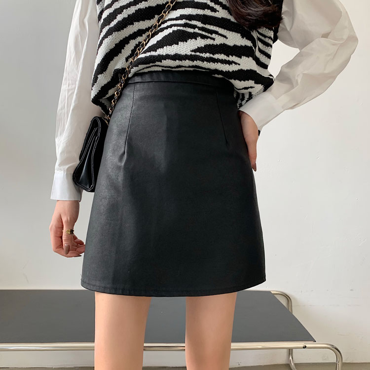 Real shot real price ~ 2020 autumn Korean version of high waisted and thin PU leather A-line buttock one-step skirt short skirt