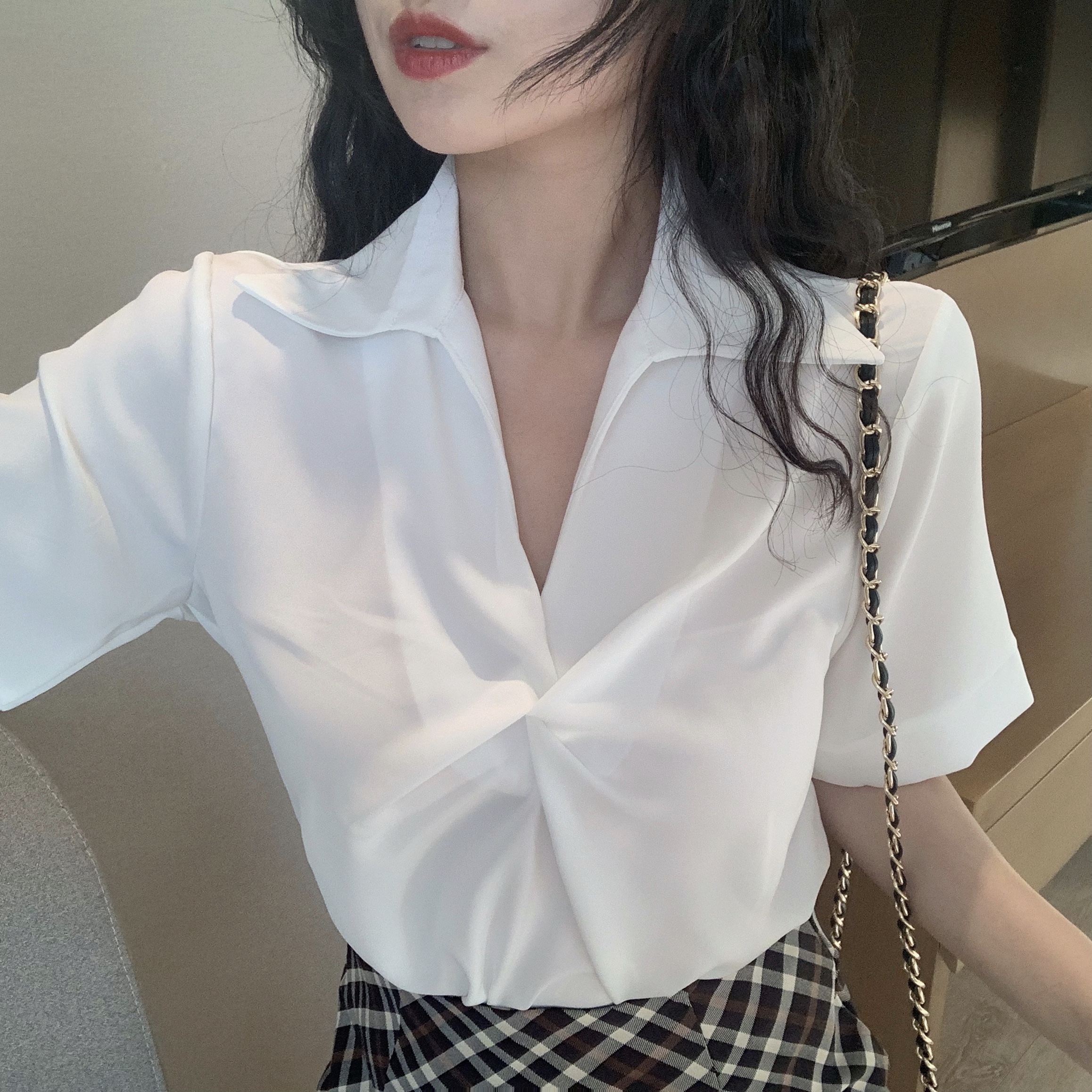 Real shooting and real price Korean versatile V-neck smooth shirt loose short sleeve shirt and fashionable design top