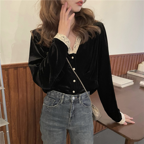 Real price! Korean autumn and winter show thin V-neck lace gold velvet short shirt temperament long sleeve top