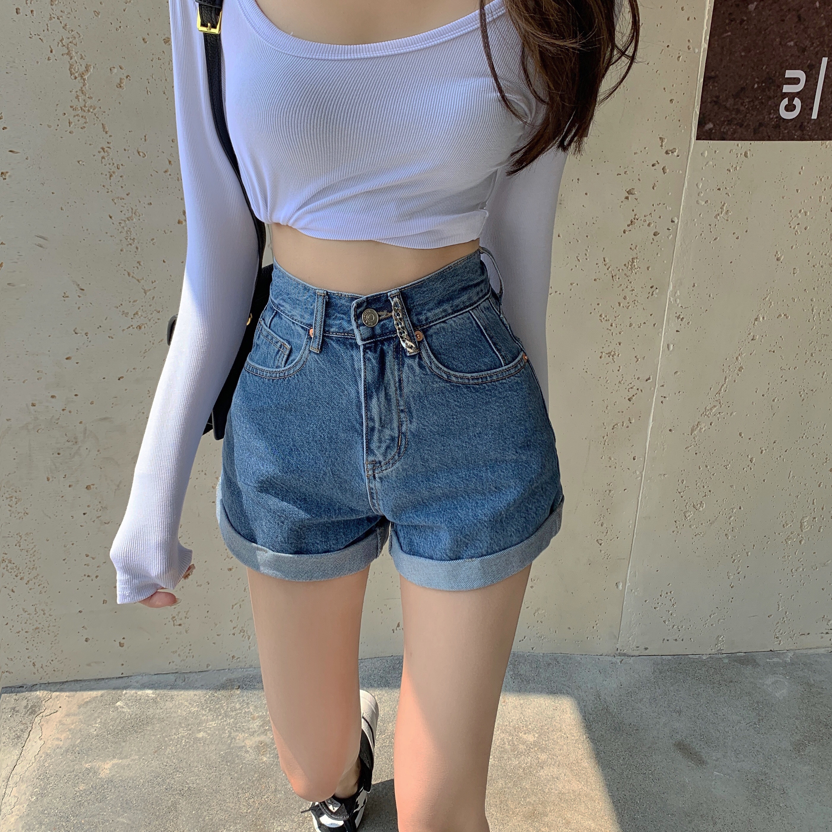Real shot real price fashion design chain curled Jeans Shorts high waist show thin hot pants women