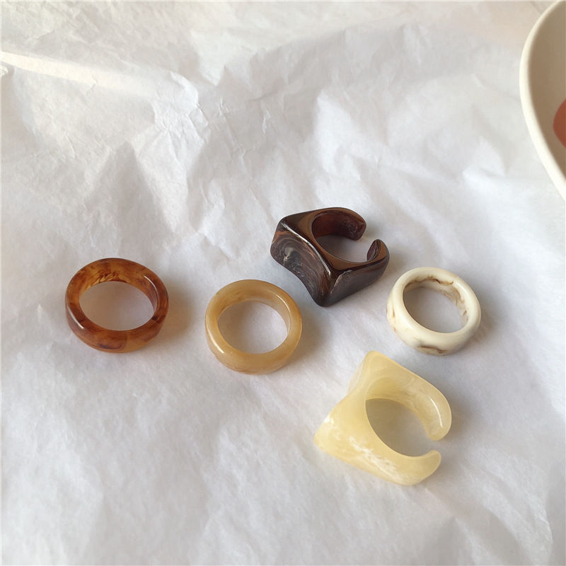 Anna's same ring Korean minimalist acetic acid retro fashion acrylic niche French indifference ring