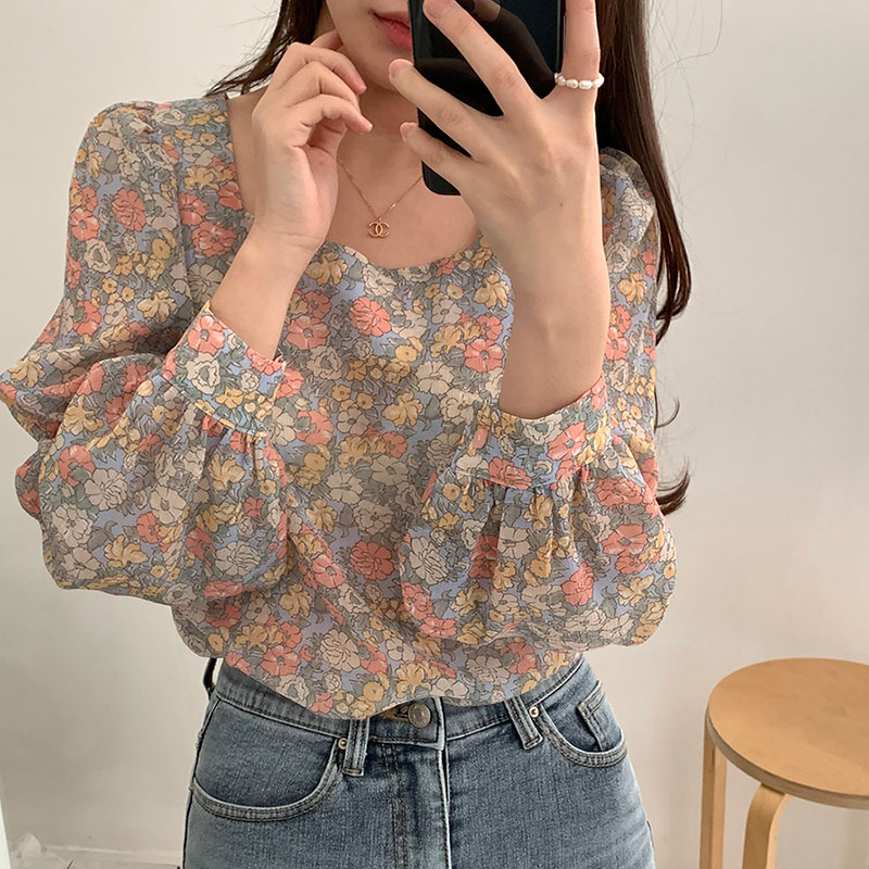 Korean young girl's Sweet Autumn Age reduction floral retro square collar long sleeve shirt loose Chiffon Top