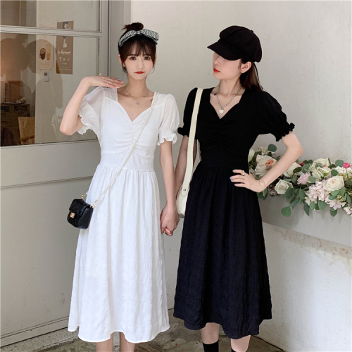 Real price French dress retro waist small black dress thin bubble sleeve medium length Fairy