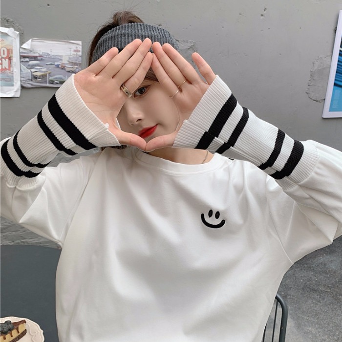 Real shooting women's thin sweater spring and autumn Korean version loose smiling face embroidery medium long large long sleeved T-shirt