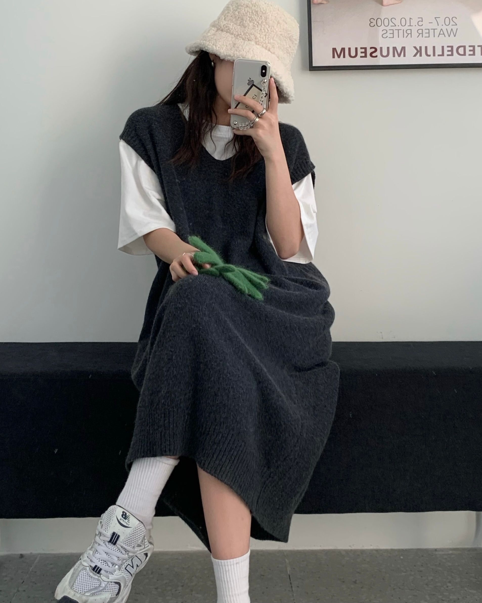 New real shot real price thickened wool V loose long sleeveless vest knitted dress