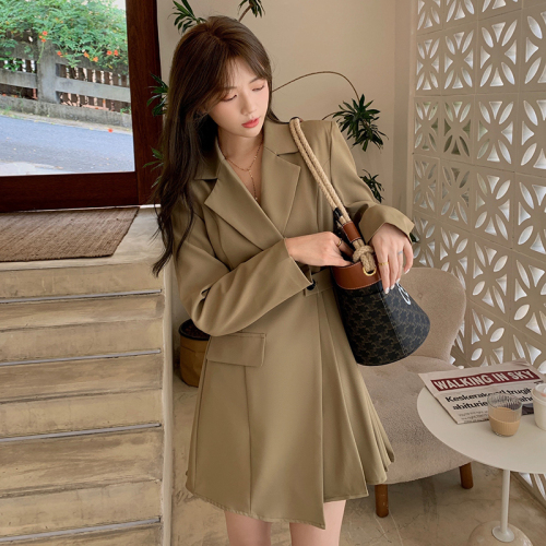 Actual shooting of 2021 autumn and winter new port style retro women's chic temperament Lapel waist closing suit dress