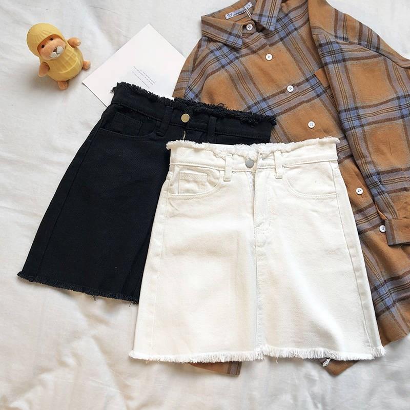 A new black and white skirt with slim waist