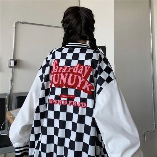 There is no reduction in the real shooting special price, with a sense of inner autumn Korean design, loose fried Street checkerboard Baseball Jacket