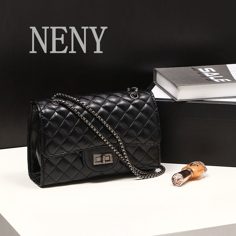 Bag women's Crossbody Korean version 2020 new versatile Lingge single shoulder chain small square bag small fragrant fashion women's bag