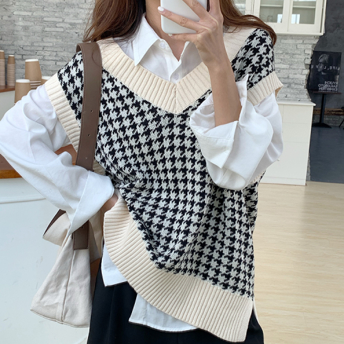 Real price college style thousand bird grid V-neck knitted vest Korean version loose, thin and versatile vest fashion
