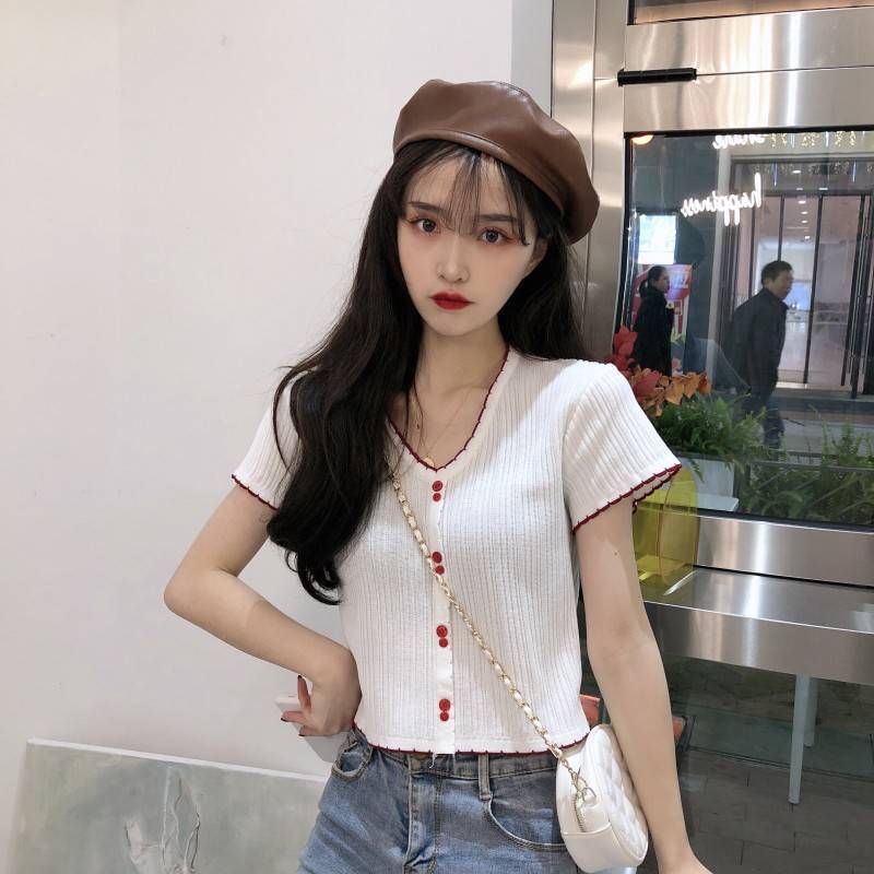 Spring and summer 2021 new small fresh slim slim V-neck thin design sense of minority short sleeve sweater women's top
