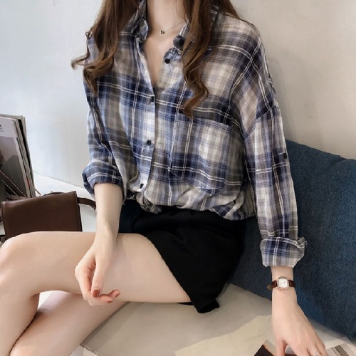Plaid Shirt women's 2021 spring new retro Hong Kong style long sleeved shirt Korean loose design sense minority top
