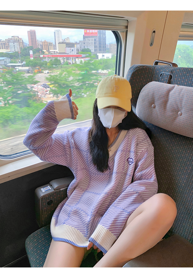 Purple V-neck soft waxy sweater women's autumn 2021 new loose lazy chic knitted coat