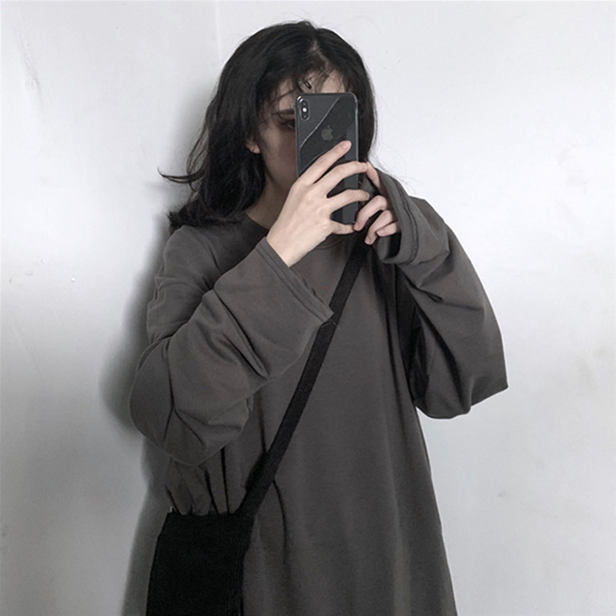 Spring and autumn Korean students' loose medium long sleeve T-shirt women's dark BF top with INS solid color bottom coat