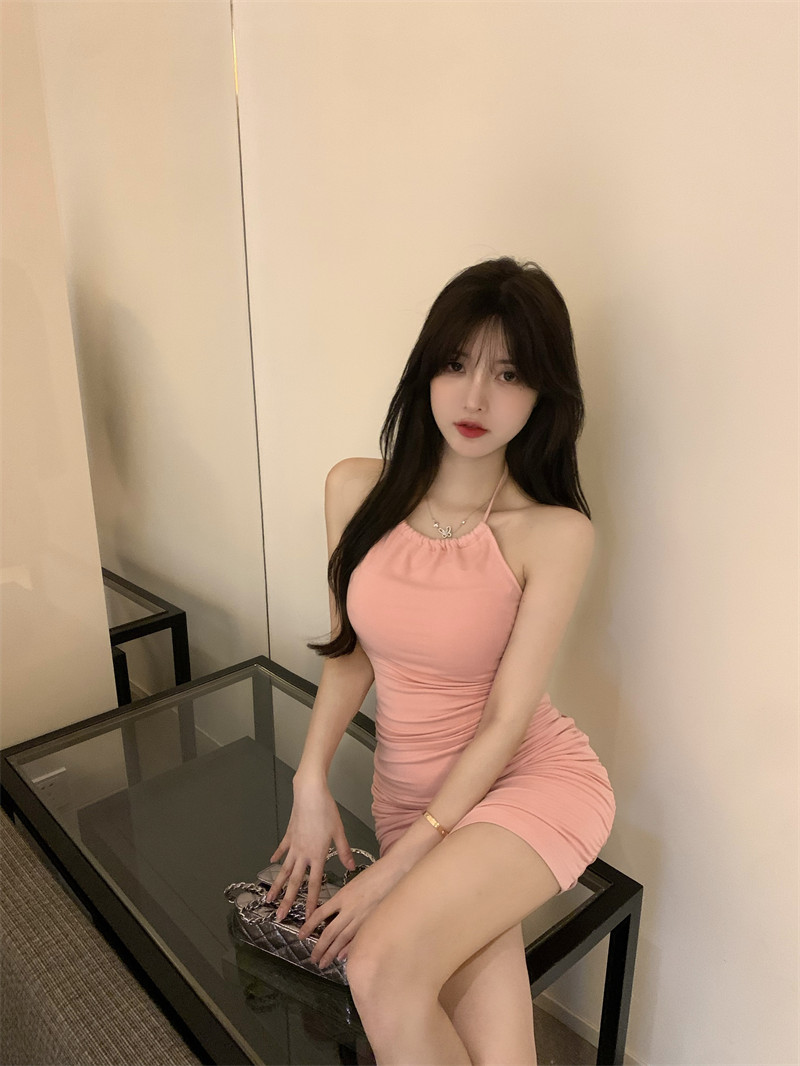 Real shooting and real price closing waist pure desire to show thin hanging neck dress women's thin sleeveless small black skirt in summer