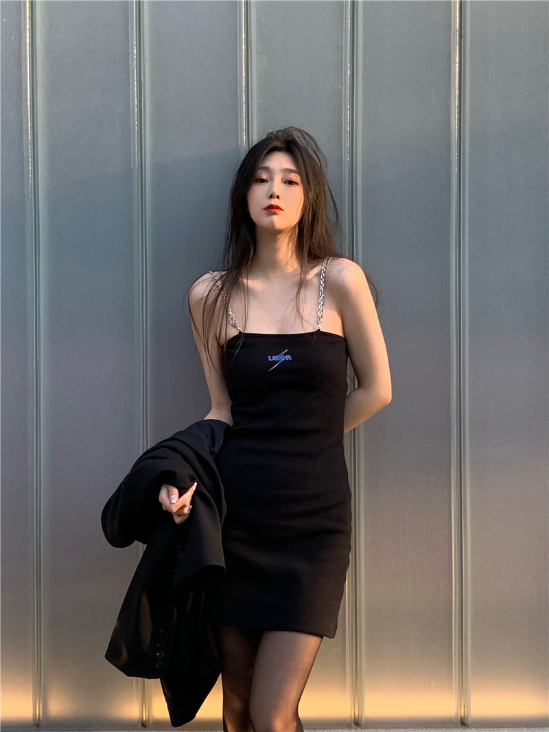 Real price chain shoulder strap goblin black dress treasure dress + black suit coat
