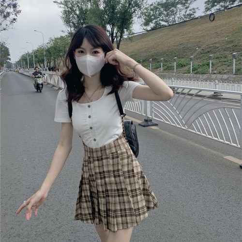 Real price hot girl slim fit short collarbone button Short Sleeve T + high waist pleated plaid skirt
