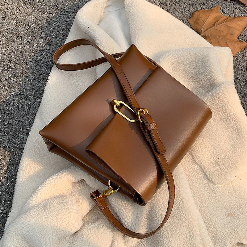 Retro bag women's new fashion in autumn and winter 2020