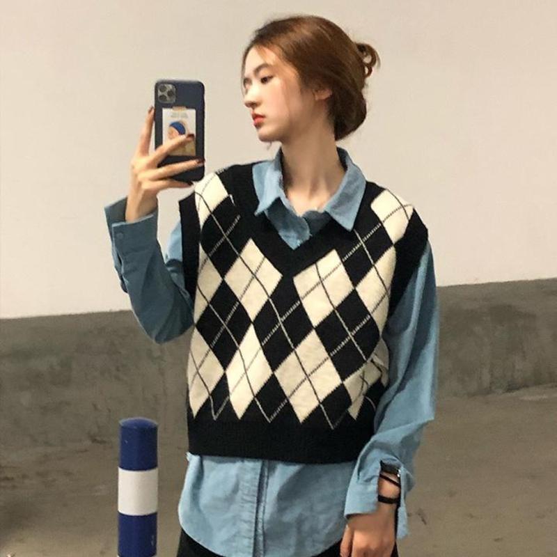 2021 autumn new loose warm sweater vest women's fashion V-neck Plaid knitted vest