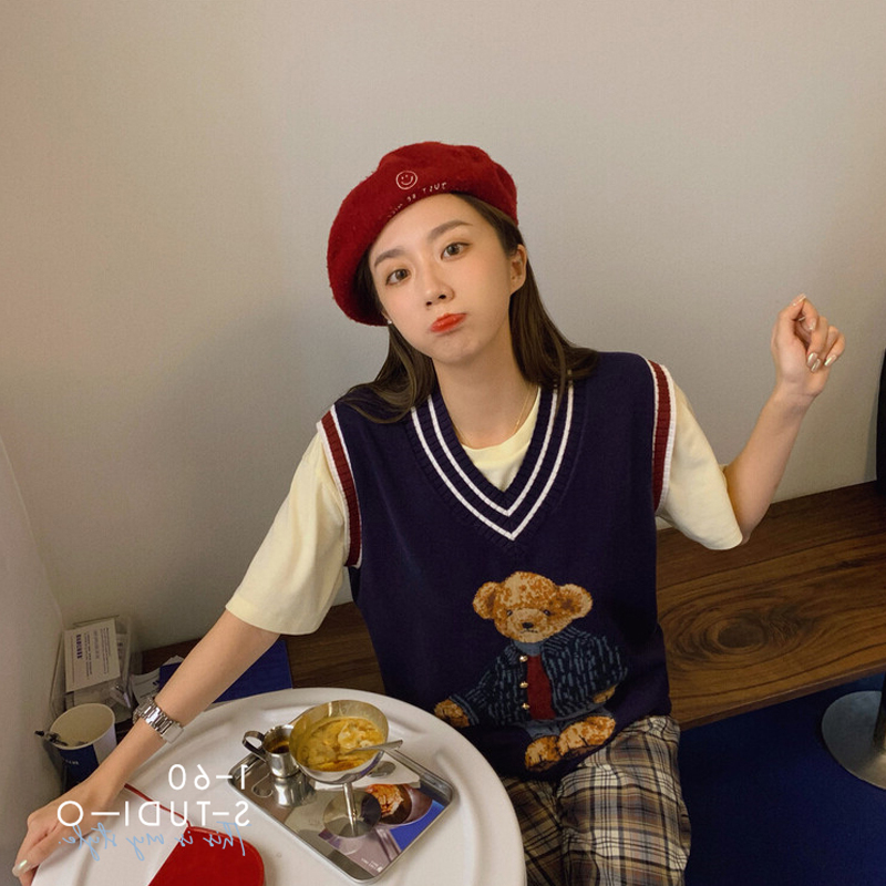 2021 Korean new Pullover loose lazy sweater little bear vest college sweater coat girlfriends