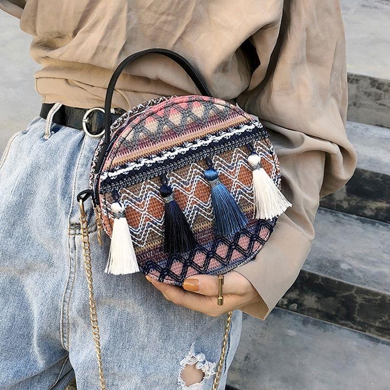 Spring and summer 2020 new bag Korean version versatile messenger bag yuansuo ethnic chain girl tassel bag fashion