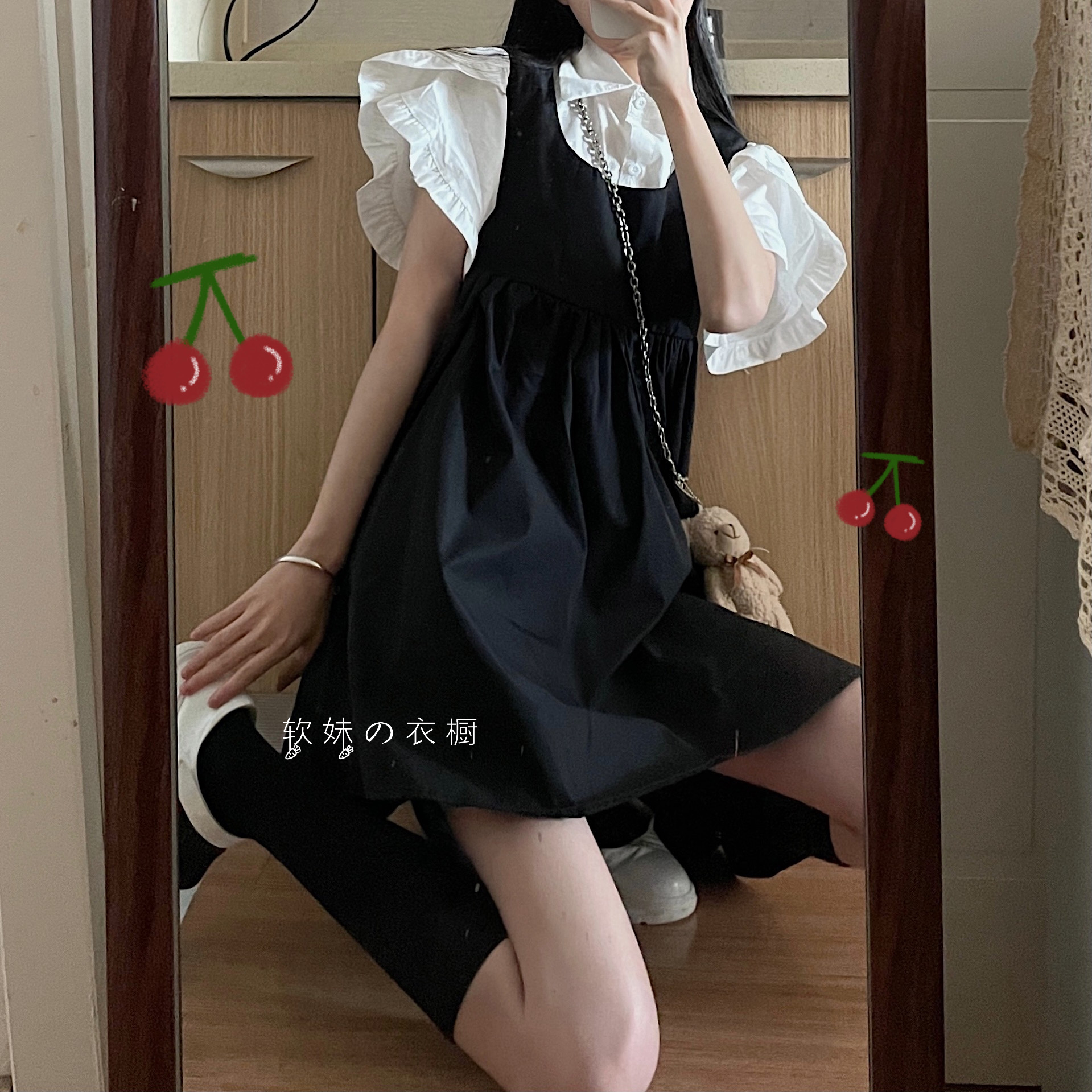 Soft girl's wardrobe at large princess ~ age reduction short black skirt vest skirt cute soft girl Xia feixiu