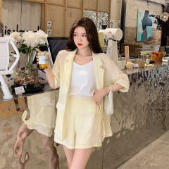 Real shot 2021 summer new Korean women's middle sleeve solid color Blazer shorts + Mini vest three piece set