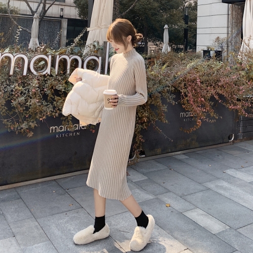 Actual shooting of the new Korean women's dress in autumn and winter 2021 chic temperament solid color pit strip half high neck knitted dress