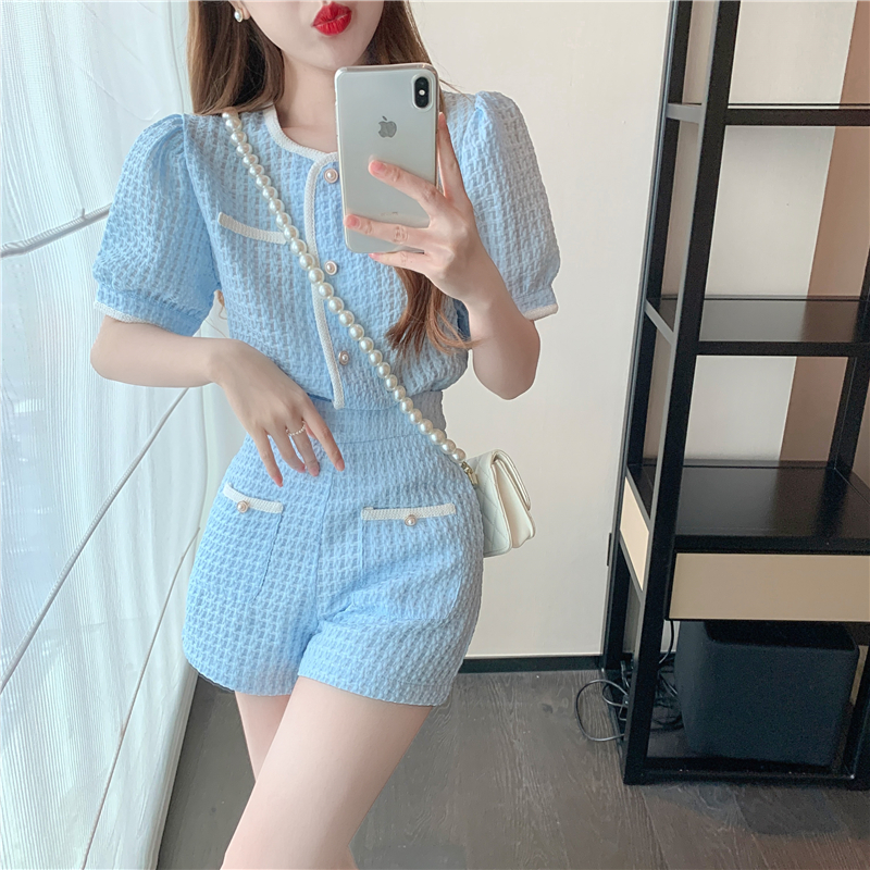 Real price sweet little fragrance western style age reducing top + high waist and thin wide leg shorts