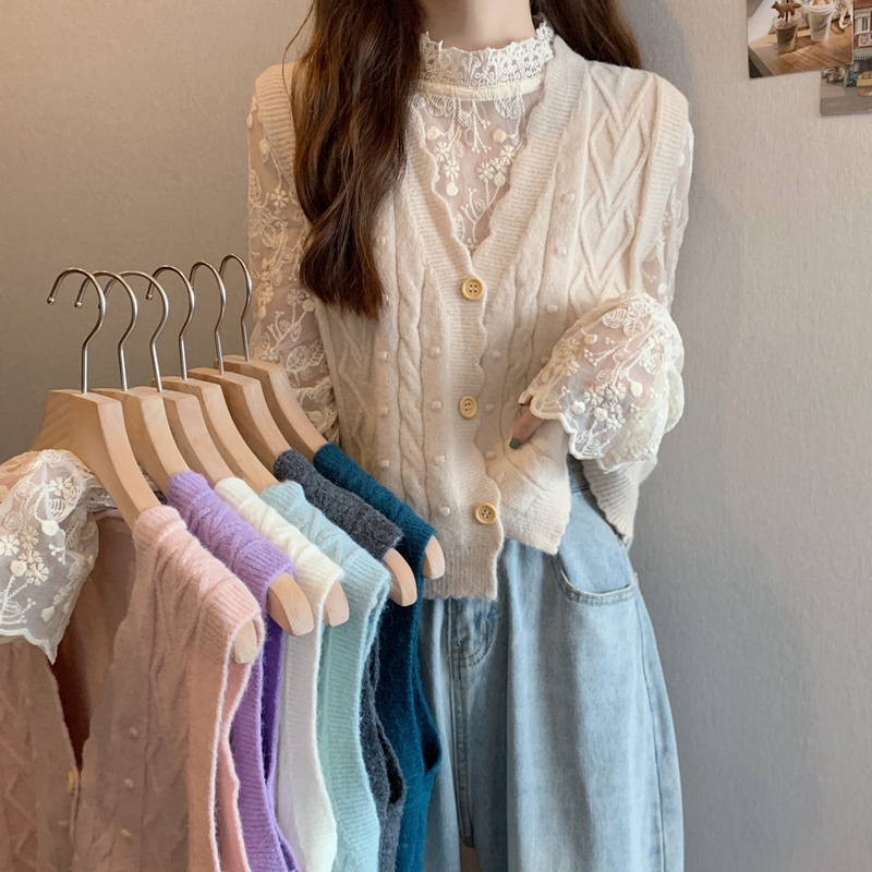 Real shooting and real price spring and autumn new versatile V-neck vest sweater + bottomed flower bud lace sweater two-piece female suit