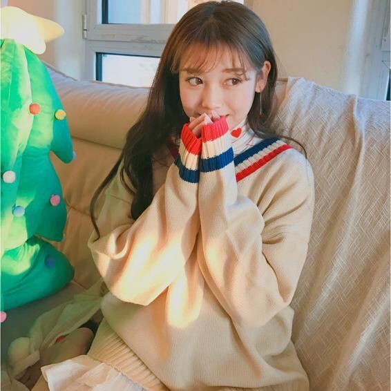 Autumn and winter new college style Pullover female student Korean loose lazy V-neck bottomed sweater top fashion