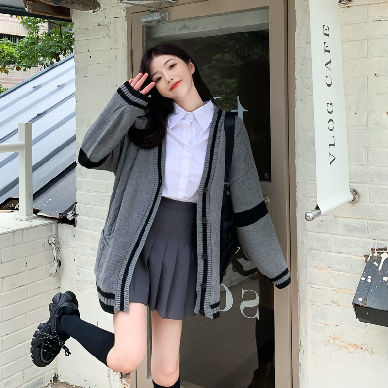 Real price real shooting college style knitted cardigan women's 2021 early autumn new lazy loose retro sweater coat