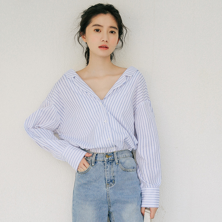 Real shot 2021 autumn new long sleeve smart design niche V-neck striped shirt sexy blouse