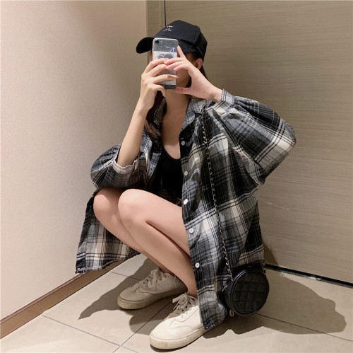 Real price: a small number of retro plaid shirt, loose long sleeve sunscreen coat shirt, spring