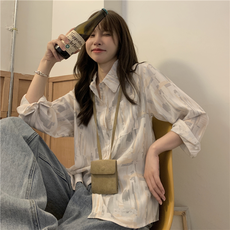 Real shot 2021 new autumn Korean loose long sleeve printed blouse versatile ink printed casual top