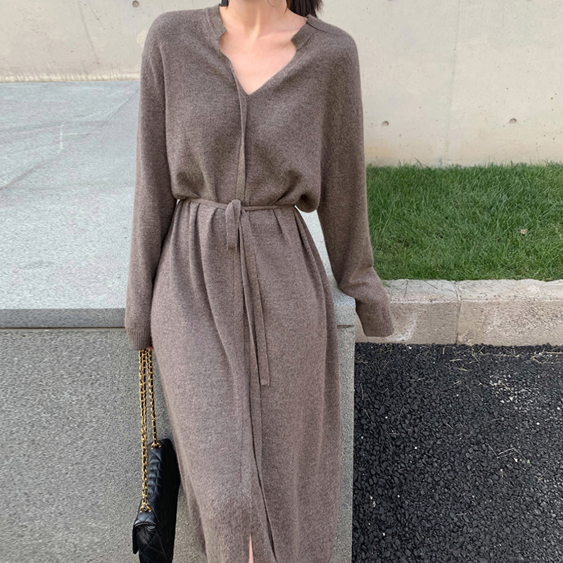 Literary style dress women's 2021 autumn winter Korean version simple temperament medium long knee drawstring waist Knit Skirt