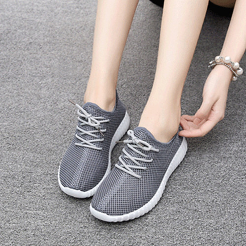 New flat bottomed sports shoes for summer female students Korean version leisure anti-skid mesh shoes for mothers and pregnant women breathable soft soled shoes