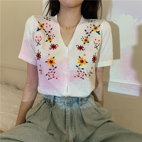 New Korean loose flower embroidery short sleeve T-shirt for women