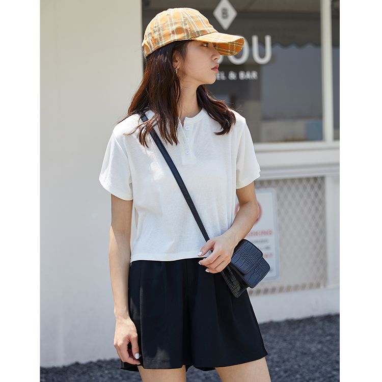 Real price short sleeve T-shirt women's short slim 2021 summer new solid color three button high waist top