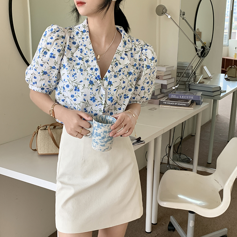 Real shot spring and summer Korean new loose and versatile floral shirt Lapel short sleeve shirt real price