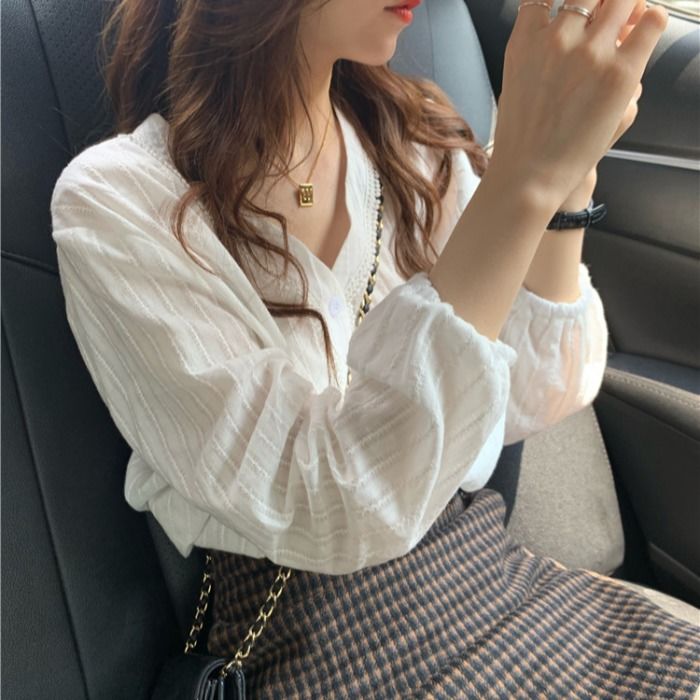Korean chic full of vitality early autumn sweet aging single breasted V-neck lace top versatile Long Sleeve Shirt
