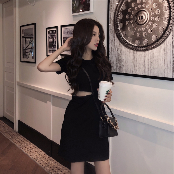 2021 new cool style thin Hepburn small black dress chic sexy waist revealing heart black dress female