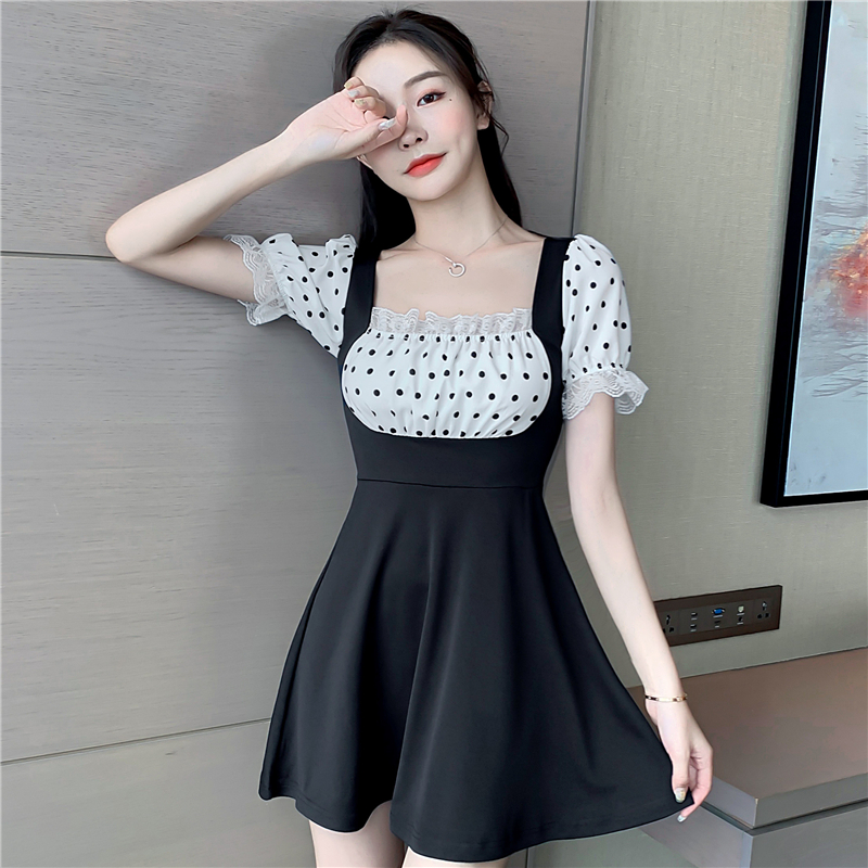 Real shot retro show thin lace stitching contrast show thin dress wave point stitching network red anchor gas