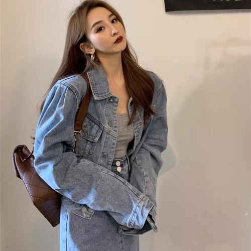 In the autumn of 2021, the new style of foreign style net, red fashion, fried street, wearing jeans skirt, two-piece suit, women's fashion