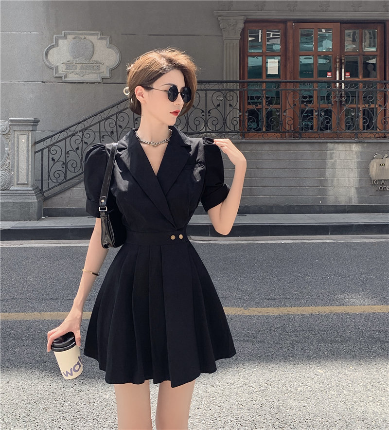 Real beat real price slim skirt Hepburn French word pleated bubble sleeve suit collar Pleated Dress