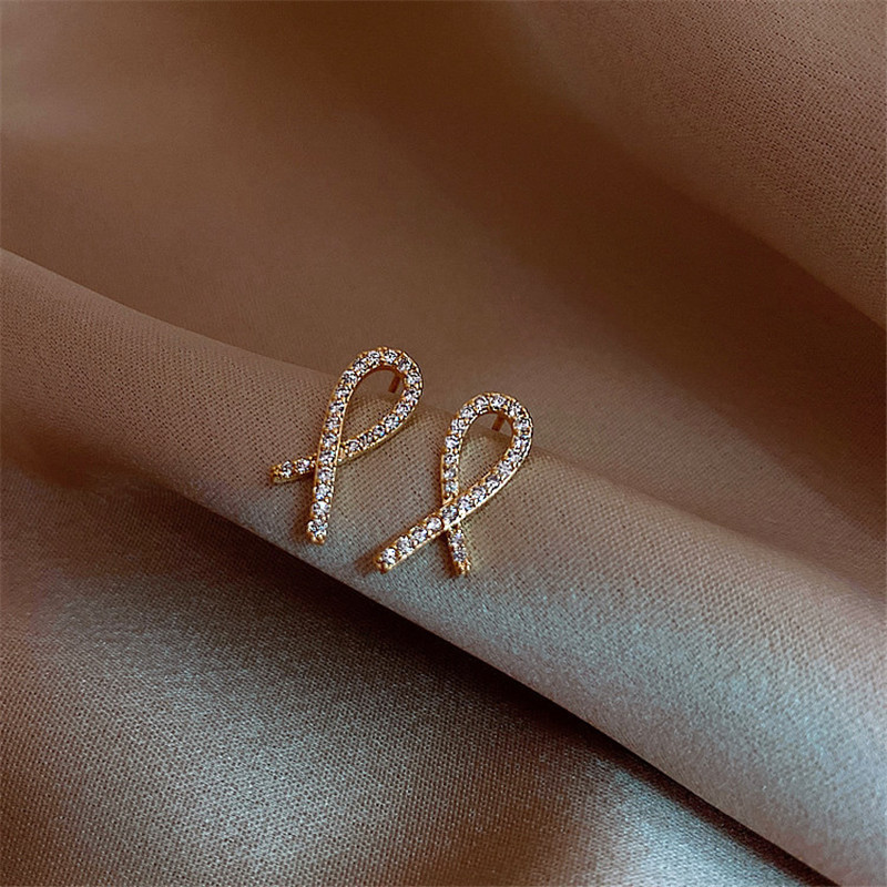Geometric silver needle Korean Cross Earrings inlaid with diamond, small and simple earring net, red girl's personality